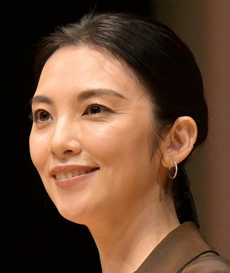 “不倫相手との濡れ場”で惨敗、高橋一生との破局、“5歳年上”医者とスピード婚…“恋多き女”田中麗奈（45）が「アイドル路線」から脱却するまで(文春オンライン)