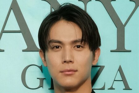 中川大志 スタイル抜群！ティファニー×ブラックスーツ姿が反響「はあ 眼福」「息のむ美しさ」「世界で一番黒スーツが似合う」(LIMO)