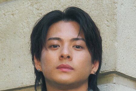 平野紫耀 赤髪に激変！ルイ・ヴィトンのデニムコーデに衝撃「二度見した」「めちゃくちゃ似合ってる」の声(LIMO)