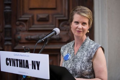 「セックス・アンド・ザ・シティ」のミスター・ビッグ、シンシア・ニクソンをひっそり支持（ELLE ONLINE）