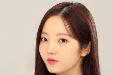 「天女ですか？」本田真凜 ふわふわピンクドレス姿で浜辺に降臨「天使が舞い降りた」写真集未公開ショット(LIMO)