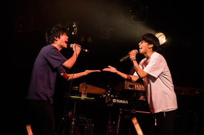 オーイシ×ペンリサが「ジャパリパーク」熱唱、ライブナタリーで相思相愛の対バン（音楽ナタリー）