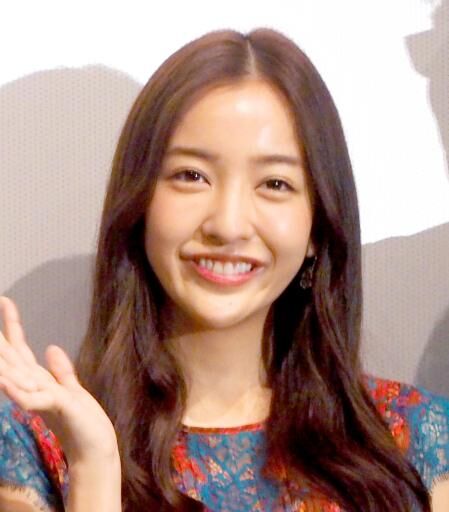 板野友美、ふっくらおなかの白キャミワンピ姿「可愛い」(スポーツ報知)