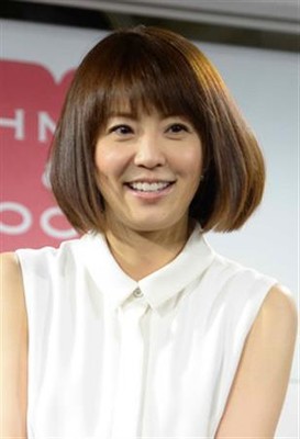 電撃婚の小林麻耶、決意のブログ　「海老蔵さんとは…それ以上でも、それ以下でもありません。」（夕刊フジ）