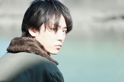 亀梨和也の憂いを帯びた瞳…「東野圭吾 手紙」新ビジュアル（シネマトゥデイ）