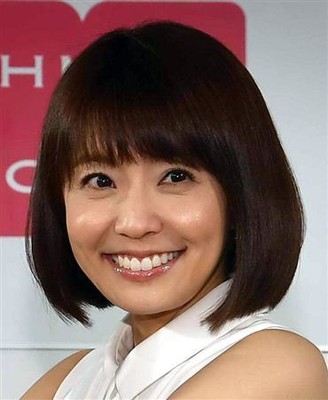 小林麻耶、電撃引退の決め手とは…　本人ブログ「家族のために日々たくさん働きたいと思います」（夕刊フジ）