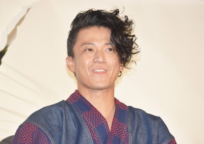 小栗旬、吉沢亮らのカッコよさに思わず嫉妬!?「すげーいいんですよ！」（シネマトゥデイ）