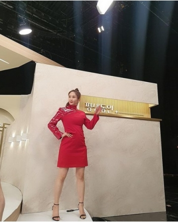 タレントのチャン・ヨンラン、減量後にワンピースを完璧に着こなし…自信が出ますね(WoW!Korea)