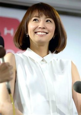 小林麻耶、ＳＮＳを使ってノロケ連発！　「海老蔵に似てる」報道への意趣返しか（夕刊フジ）