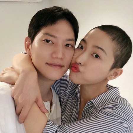 【全文】血液がんで死去した美容YouTuberセビョクさんの恋人、天国の彼女に手紙つづる「僕にとって奇跡の6年間だった」(WoW!Korea)