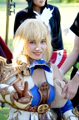 コスプレイヤー・桃月なしこ、『タガタメ』コスプレでCM初出演　猛暑の撮影にもスタッフに感謝（デビュー）