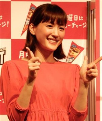 綾瀬はるか、主演「ぎぼむす」が今期ドラマ最高視聴率を獲得！　最強女優の座は盤石か（夕刊フジ）