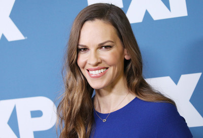 ヒラリー・スワンクが極秘結婚！（シネマトゥデイ）