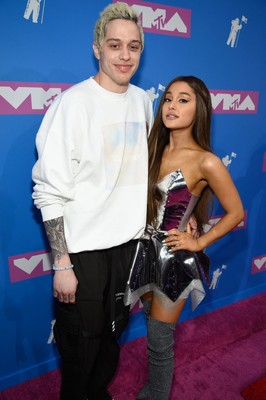 アリアナ・グランデ、結婚式は来年！（ELLE ONLINE）