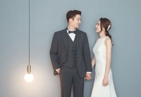 一般女性と結婚発表した俳優キム・ジヌ、ウェディング画報を公開（WoW!Korea）
