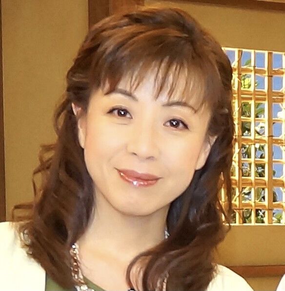 羽野晶紀、長女撮影の自転車ショット「ミッキー紫陽花 ここ通る時の楽しみ」(スポーツ報知)