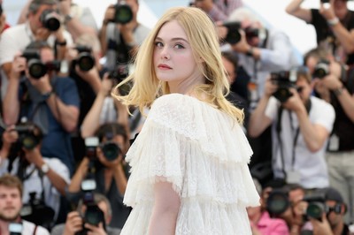 エル・ファニングがロシアの女帝エカチェリーナ2世に挑戦（シネマトゥデイ）