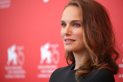 ナタリー・ポートマン、新作でも夫とダンスの練習！：第75回ベネチア国際映画祭（シネマトゥデイ）