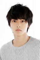 山崎賢人が変わった！“学生服を脱いだ”いま、新たな魅力見せる（cinemacafe.net）