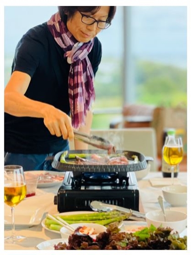 つんく♂、結婚15周年の“水晶婚式”をシャンパンで乾杯　ファンから祝福の声「あっという間ですね」「末永くお幸せに」(ねとらぼ)