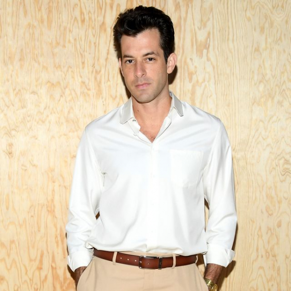 マーク・ロンソン、メリル・ストリープの娘グレイス・ガマーとの婚約を認める(ELLE DIGITAL)