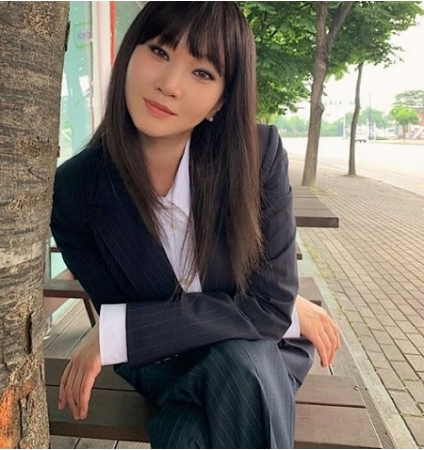 トップモデルチャン・ユンジュ、フルバング＆ロングヘアで破格変身...「新入社チャン・ドルです」(WoW!Korea)