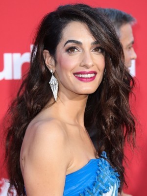 ジョージ・クルーニー妻、ファッションセンスの変化はメーガン妃の影響!?（Movie Walker）