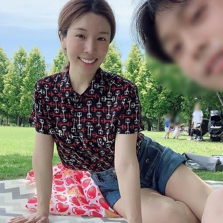 食品会社オットゥギの長女ハム・ヨンジ、「地上の楽園にいる気分」...夫とデート(WoW!Korea)