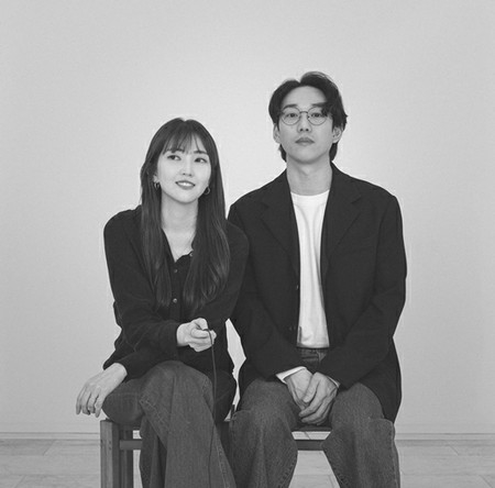 歌手10cmと「OKDAL」（屋上月光）キム・ユンジュ、結婚7周年…プレゼントは恒例の「これ」(WoW!Korea)