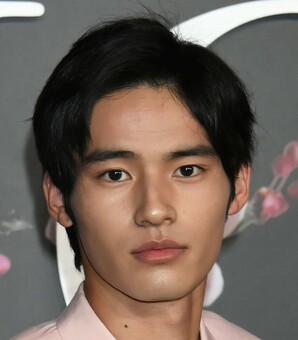 岡田健史「独立騒動」がドロ沼…綾野剛・小栗旬が味方でも、事務所移籍は難しいワケ(現代ビジネス)