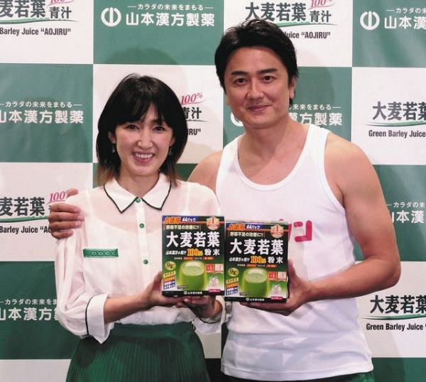 離婚しなかった原田龍二の妻「人間いいところも悪いところもある」不倫謝罪会見と同じ場所で仲むつまじく笑顔(中日スポーツ)