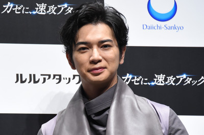 松本潤が風邪から世界を救う英雄に、予防はハチミツ摂取や鼻うがいで（音楽ナタリー）