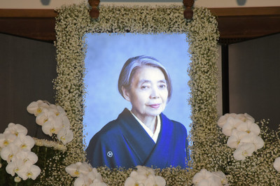 樹木希林に是枝裕和が弔辞捧ぐ「私と出会ってくれてありがとう」、全文掲載（映画ナタリー）