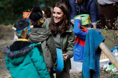 キャサリン妃、公務復帰第1弾は子どもたちと野外活動（ELLE ONLINE）