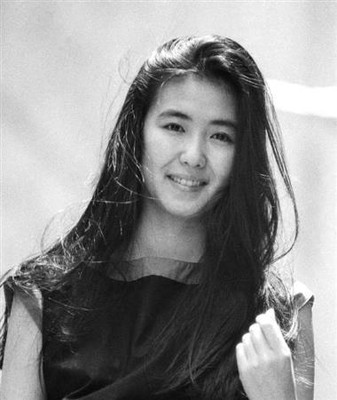 萬田久子、ワイキキで語った有名作曲家との恋　記者が語る素顔（夕刊フジ）