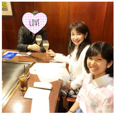 「世間知らずな、私を支えてくれる」　元おニャン子・荻野智子、結婚20周年を家族ショットでお祝い（ねとらぼ）