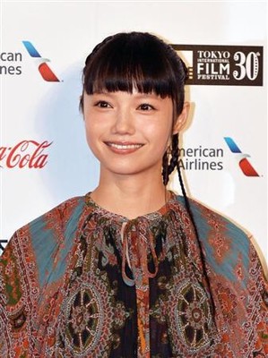 岡田准一さん・宮崎あおいさん夫妻に第１子男児誕生「一生懸命大切に育てたい」（産経新聞）