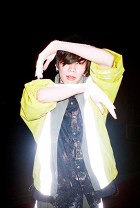 米津玄師“TEENAGE RIOT”が聴けるGATSBY新CMが10/19よりOA。柳楽優弥×新田真剣佑 W主演（rockinon.com）