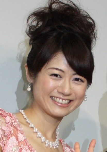 元「ナイトスクープ」秘書・松尾依里佳、白いレースのノースリ＆スカート姿に「美しい」の声(スポーツ報知)